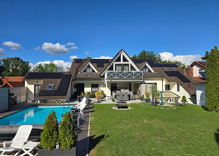 Moderne Dachgeschosswohnung Mit Garten, Pool, Balkon 아파트 *