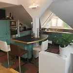 Appartamento Moderne Dachgeschosswohnung Mit Garten, Pool, Balkon